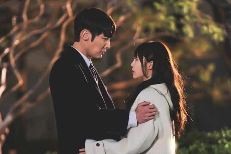 Romance en Floraison entre Choi Jin Hyuk et Jeong Eun Ji