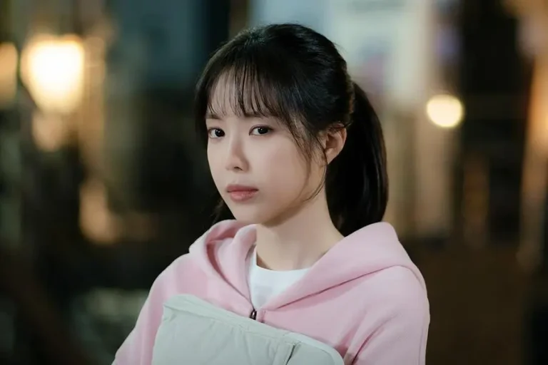 Plongez dans les secrets de la famille avec Son Naeun dans le nouveau drama « Romance in the House »