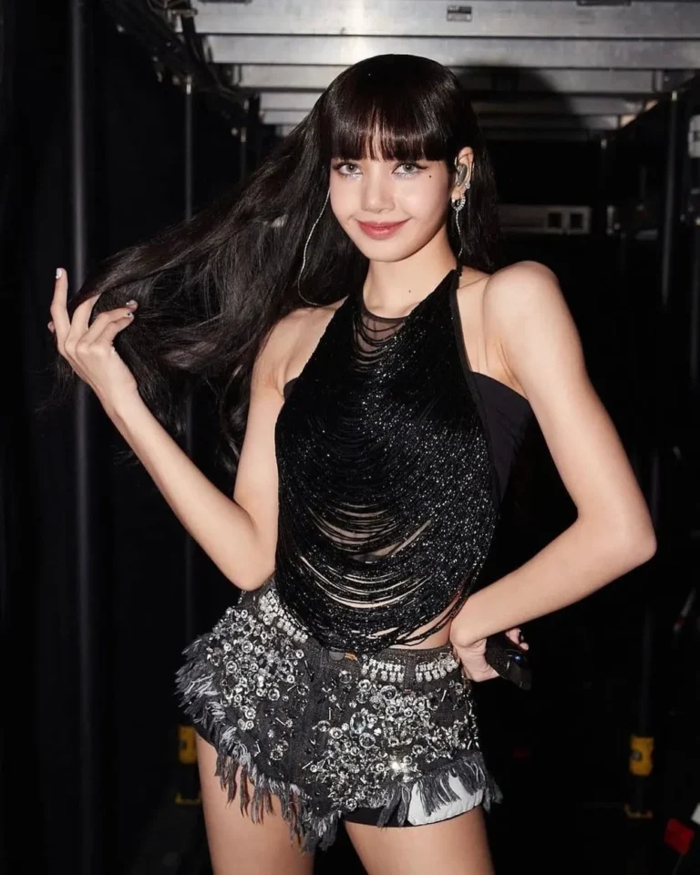 La vendeuse de poulet qui ressemble à Lisa de BLACKPINK enflamme les réseaux sociaux