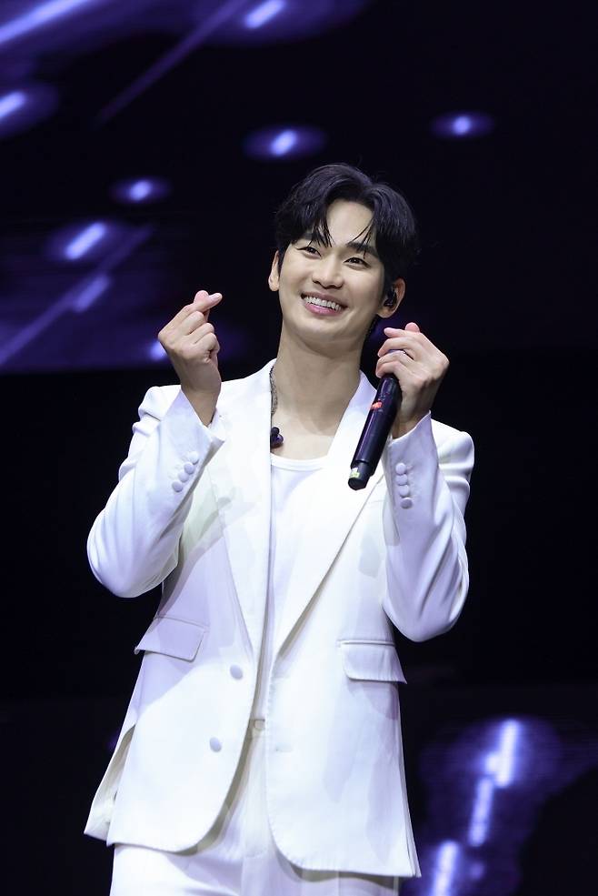 Kim Soo-hyun en Tournée : Larmes, Rires et Fans en Délire