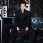 Jin de BTS éblouit pour Harper’s Bazaar Korea : Un mélange pétillant de mode et de musique