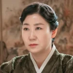 Ra Mi Ran brille dans les premiers clichés du drama historique ‘Jeongnyeon’