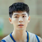 Un basketteur au cœur tendre dans ‘Family by Choice’ : découvrez Bae Hyeon Seong !