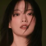 Chun Woo Hee se dévoile dans un shooting parfumé pour Elle Korea