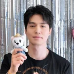 Lee Dong Wook illumine ses fans avec un bâton lumineux unique !