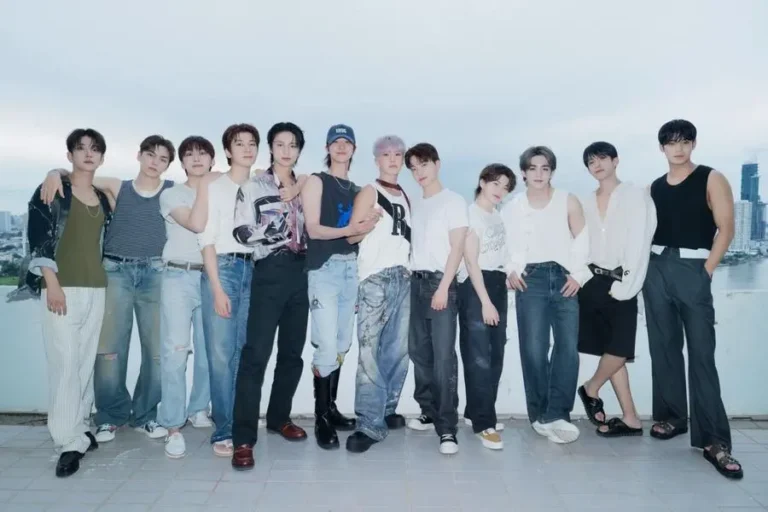 SEVENTEEN décroche le trophée tant convoité avec leur nouveau titre !