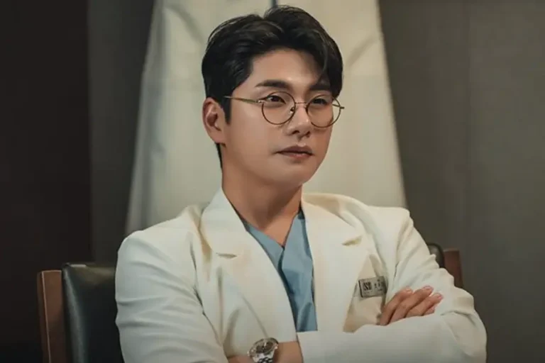 Lee Yi Kyung dévoile les coulisses de son rôle de chirurgien plastique dans ‘Face Me’