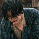 Kim Tae Ri en larmes sous la pluie : un moment déchirant à venir dans ‘Jeongnyeon’