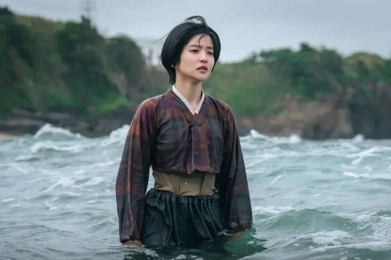 Kim Tae Ri affronte les vagues de l’adversité dans son nouveau drame