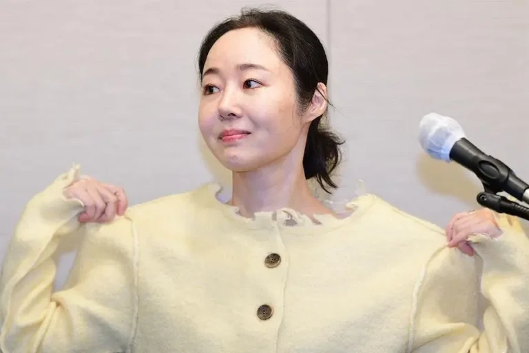 Min Hee Jin quitte HYBE : une décision qui secoue l’industrie de la K-pop